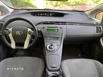 Toyota Prius (Hybrid) Executive - 13