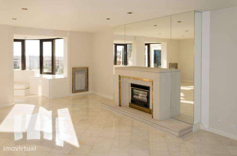 Luxuoso Apartamento T3 nas Torres das Amoreiras, Lisboa-19