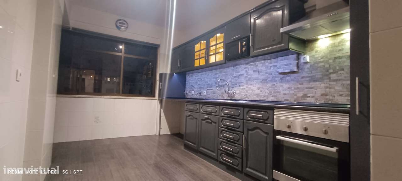 Apartamento  T2 moderno com varandas em Rio de Mouro(vista desafogada) - Grande imagem: 3/22