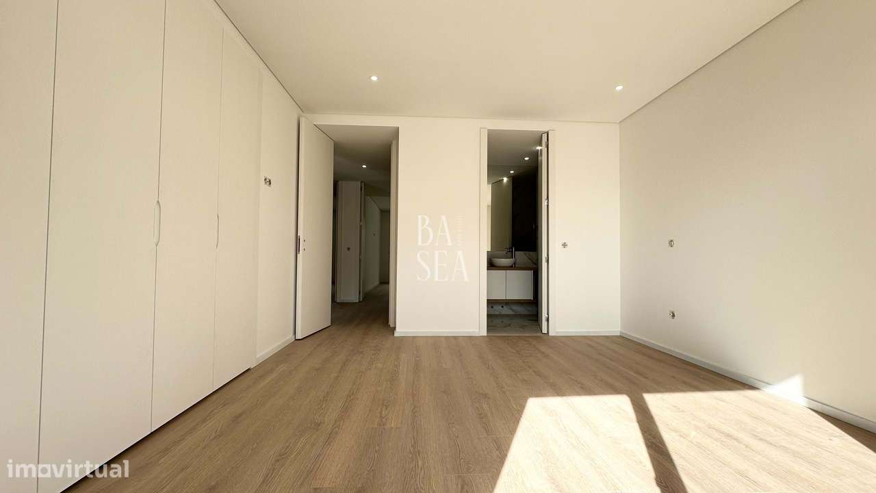Moradia T4 Nova de Dois Andares em Palmeira Braga-16