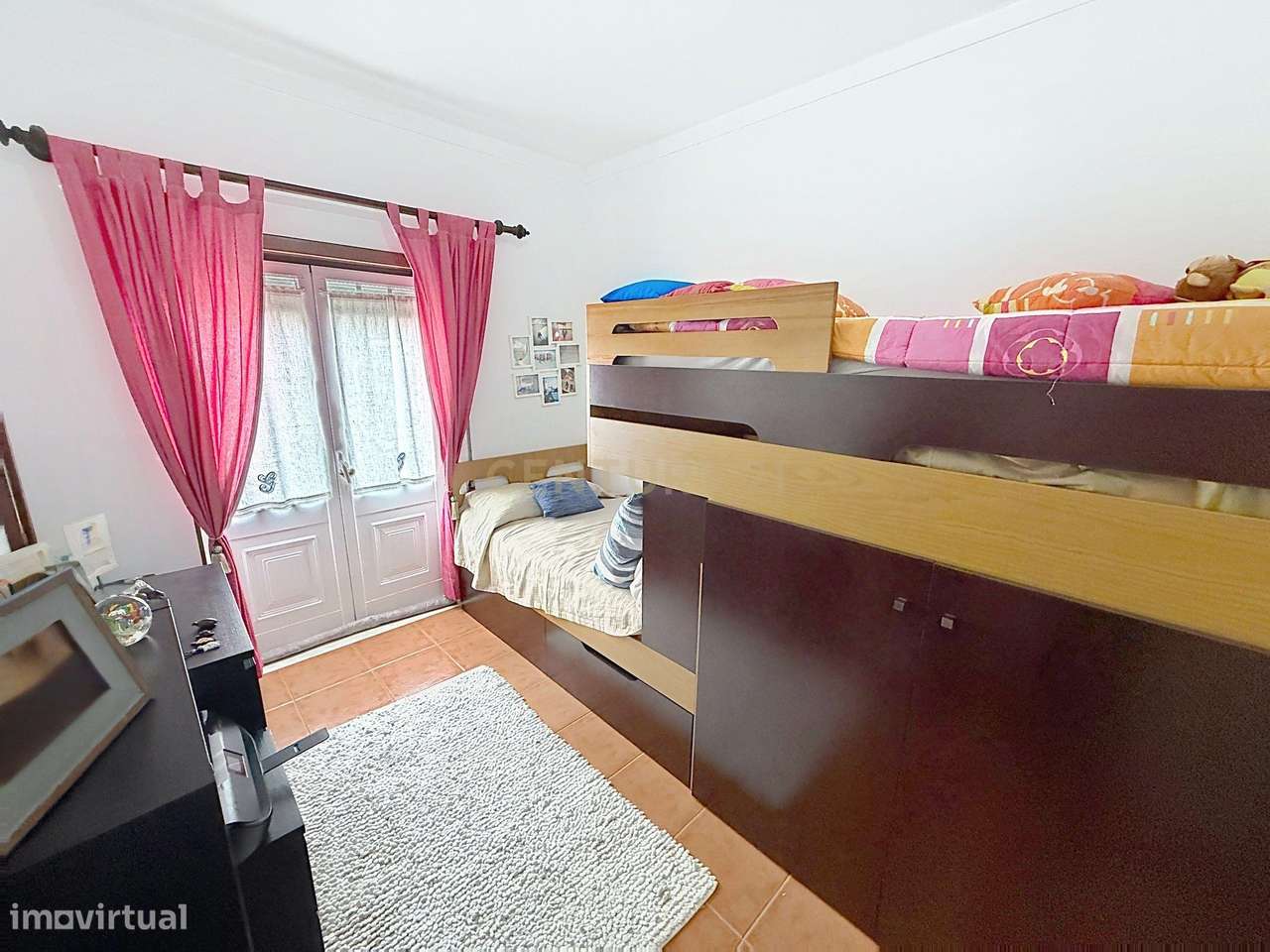 Apartamento T2 no Centro Histórico da Nazaré com Vista Mar-12