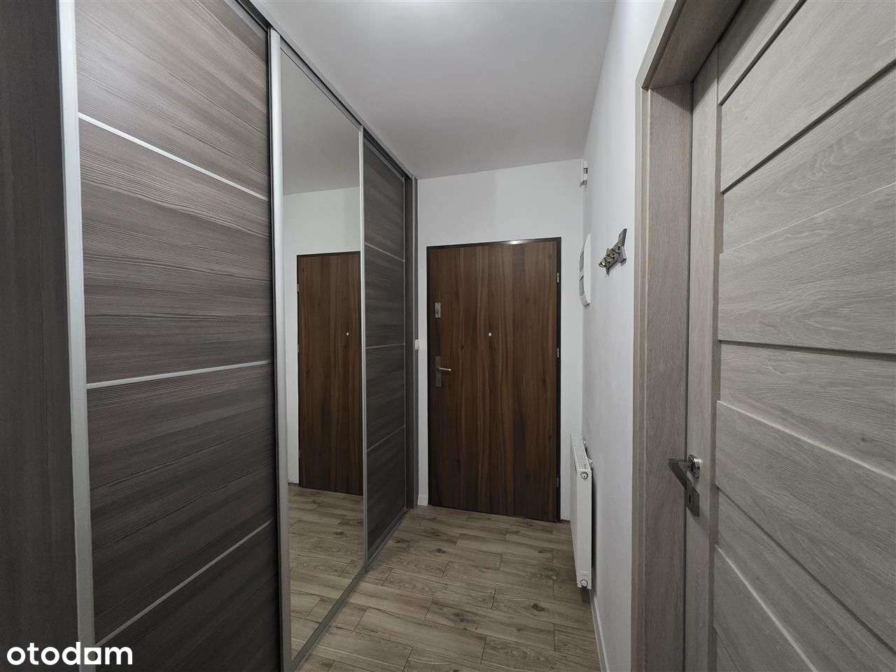 3 pok.z loggią w pełni umeblowane na Hallera.-5