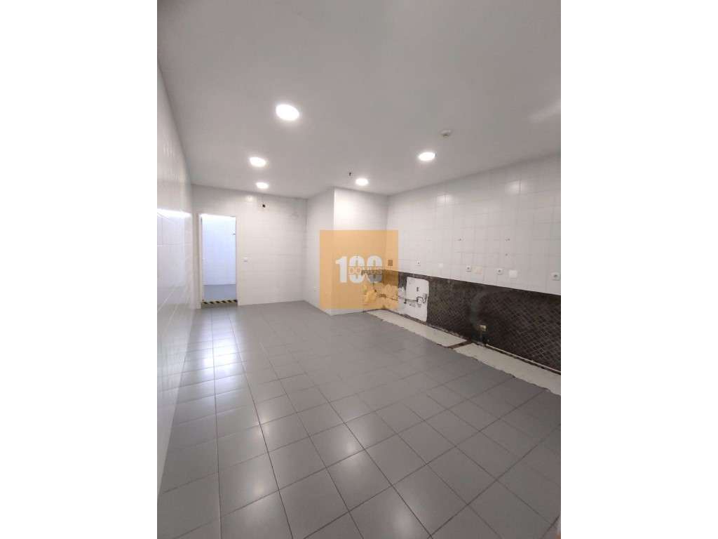 Loja na Senhora da Hora - Grande imagem: 5/23