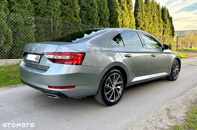 Skoda Superb 2.0 TSI 4x4 DSG L&K - 12