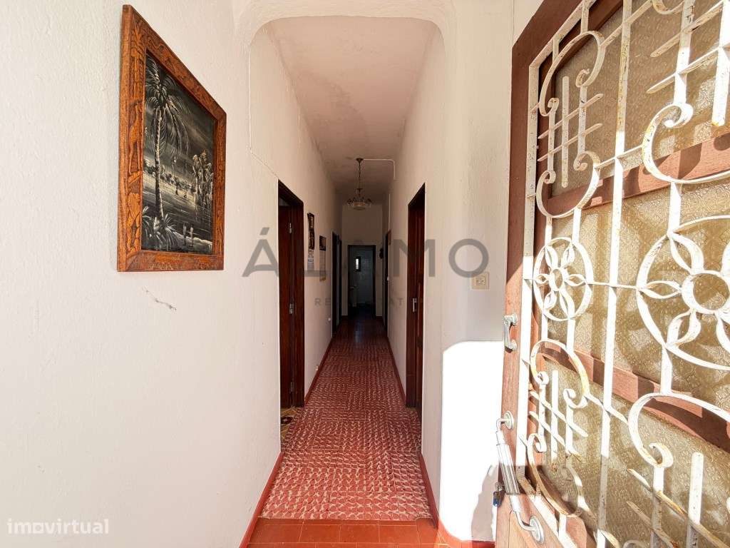 Oportunidade em Salir: Casa com Terreno Amplo e Anexo - Grande imagem: 4/13