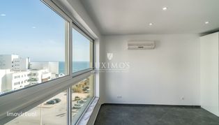 Venda de apartamento com vista mar em Armação de Pêra, Algarve