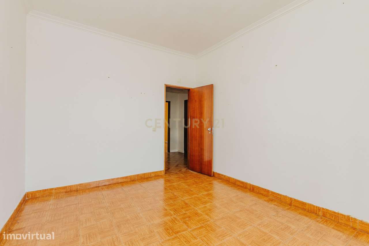 Apartamento T2 Queijas-16