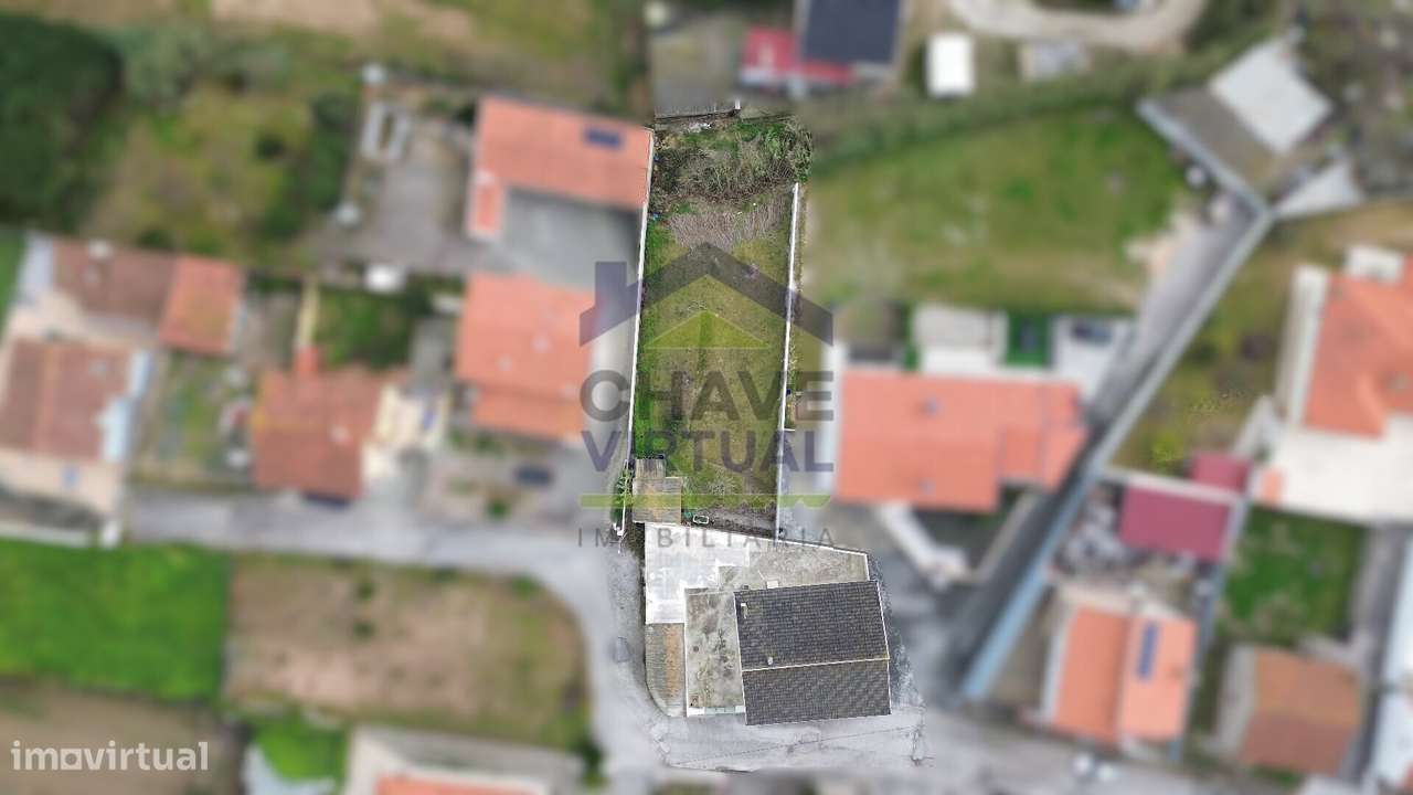 Moradia V3 com Terreno Urbano e Garagem - Seixal, Lourinhã-2