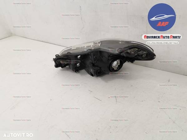 Far dreapta Toyota Yaris an 2013-2017 halogen - original - 5