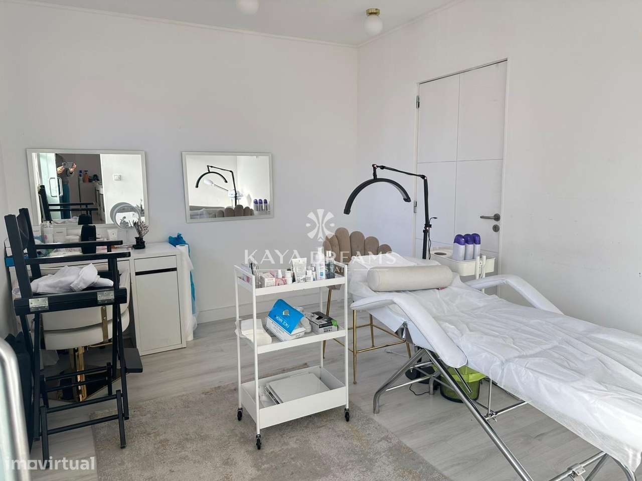 Salão de Cabelereiro para Trespasse em Ramada-Odivelas-9