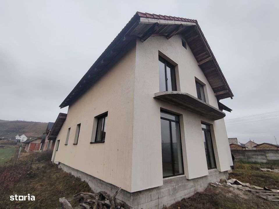 Casa cu etaj la stadiul de semifinisat avansat in Alesd - Imagine principală: 3/15