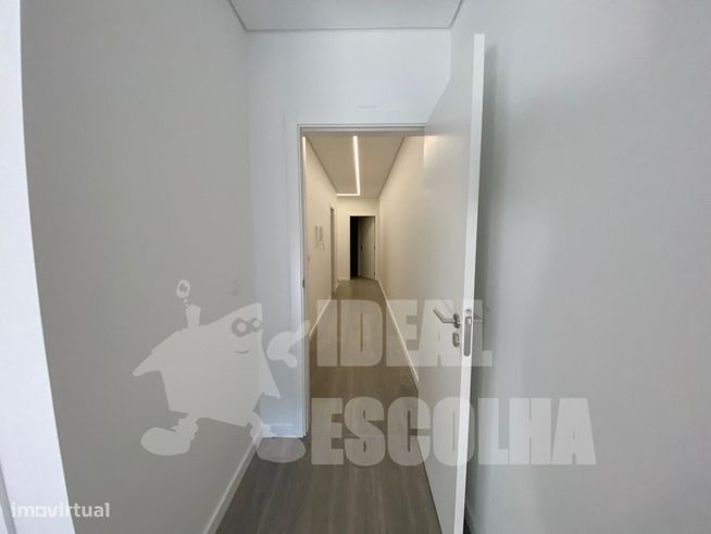 MORADIA EM FERNÃO FERRO .-27