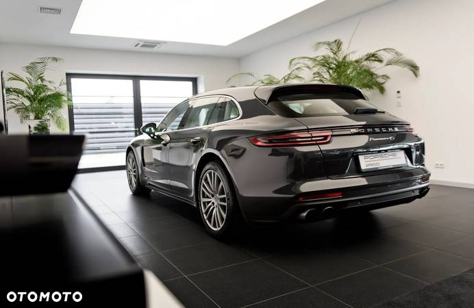 Porsche Panamera 4S Sport Turismo - 23