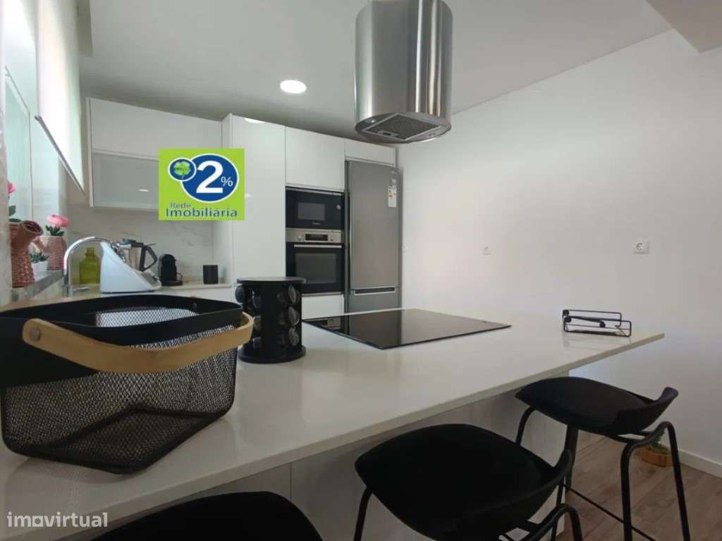 Moradia V4, Bem localizada - Grande imagem: 4/18