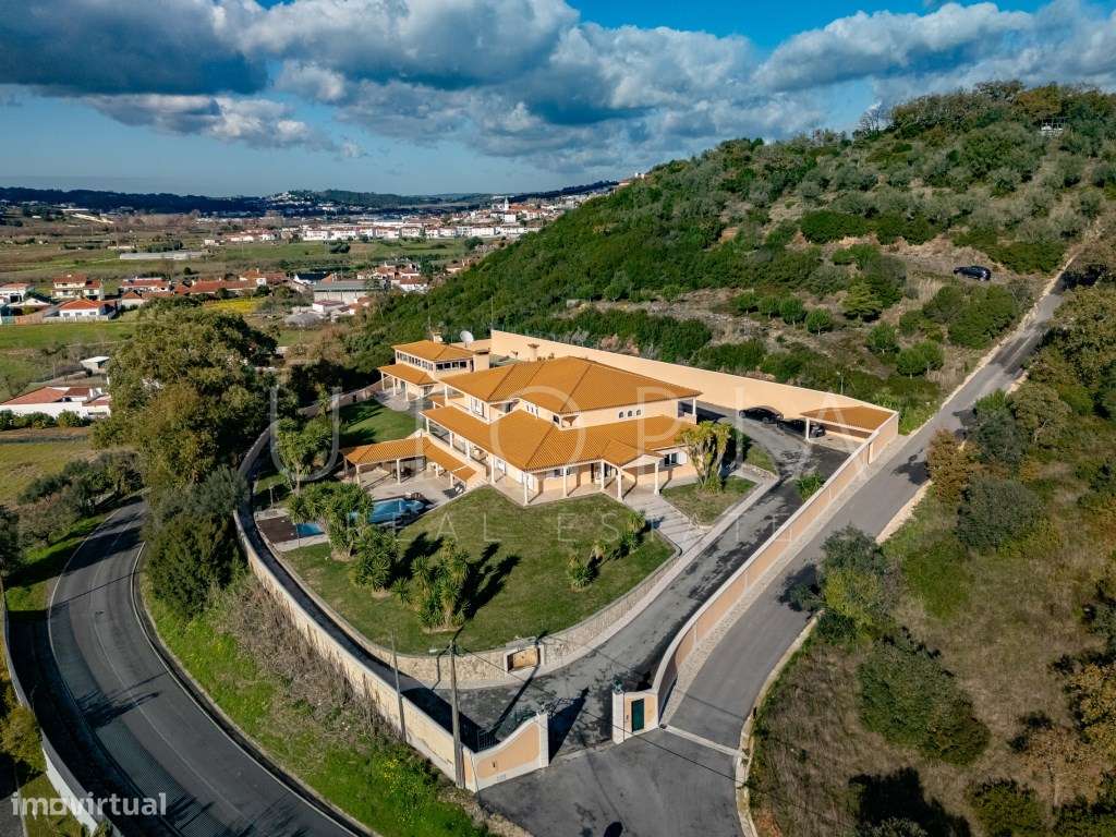 Moradia de Prestígio com Piscina, Campo de Ténis e Terreno Murado d... - Grande imagem: 4/60