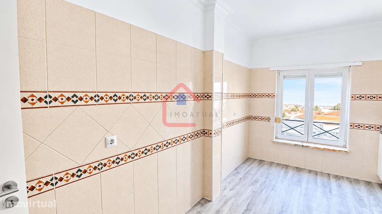 Apartamento T3 em Quinta do Conde-8