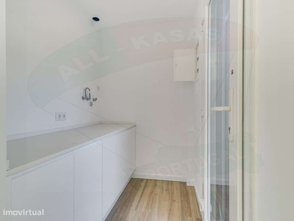 Moradia T3, a ESTREAR com Piscina em Famões, Odivelas: O seu Oásis!-15