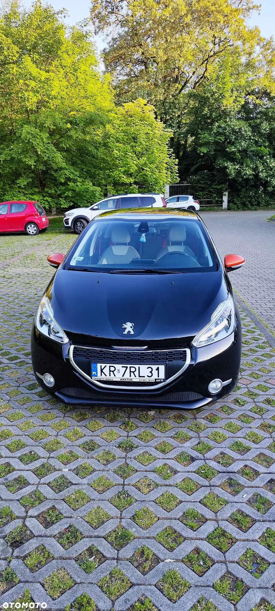 Peugeot 208 - 1