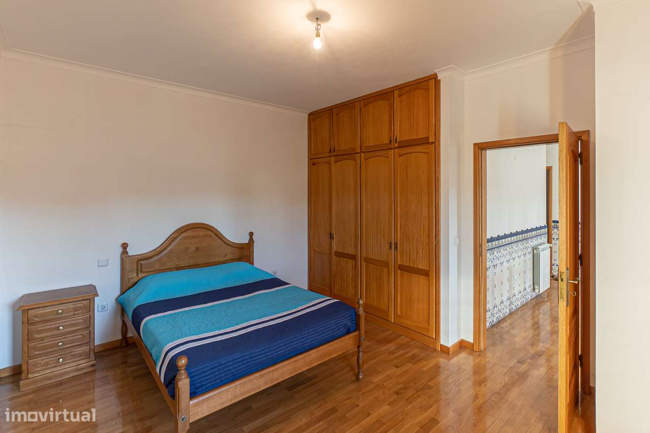 Moradia independente no centro de Alpendurada-2