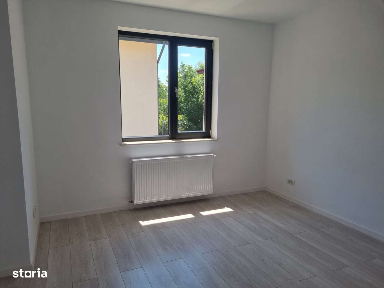 Vanzare Vila Bragadiru 4 camere - Imagine principală: 2/11