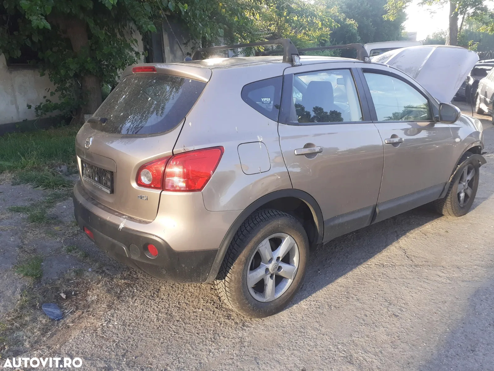 Bandou usa stanga fata Nissan Qashqai - 2