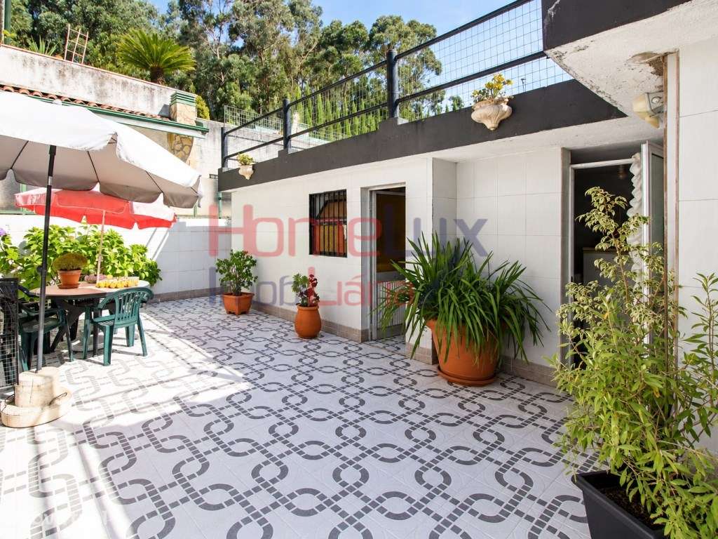 Moradia T4 em Fânzeres-30