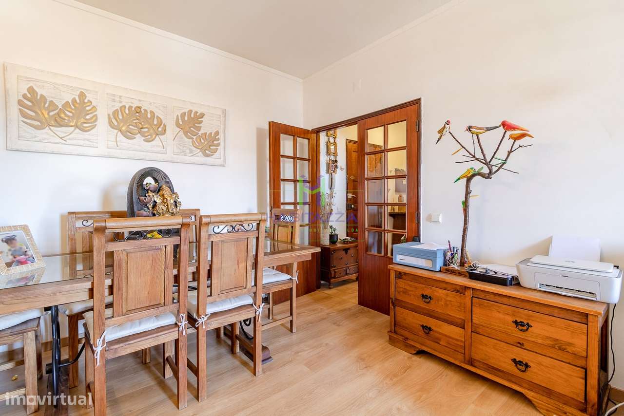 Apartamento T2 com Terraço, virado a sul, numa zona sossegada de Lagos-5