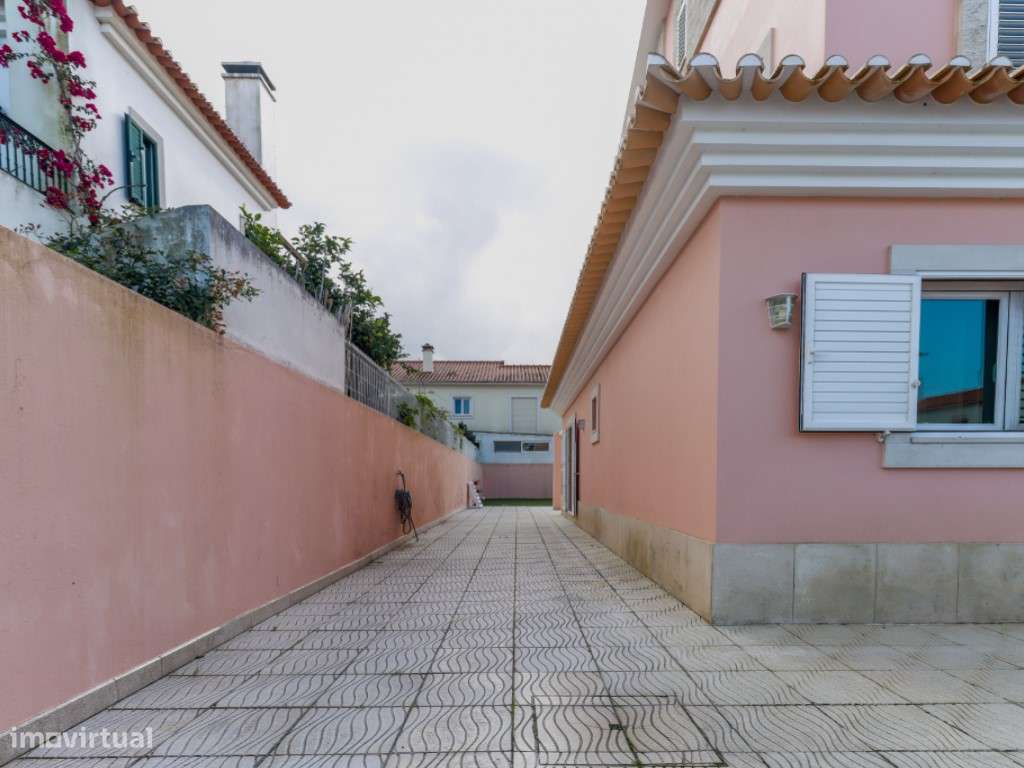 Moradia independente à venda no centro de V.N. Santo André-2