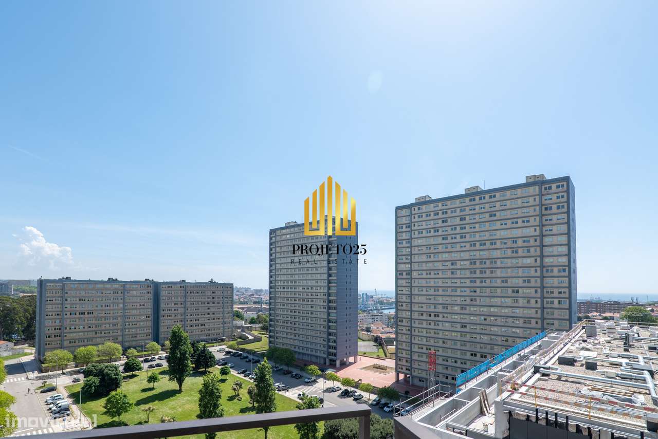 Apartamento T2, 3 Varandas Sul e Poente 13º Piso Vistas Deslumbrantes!-0