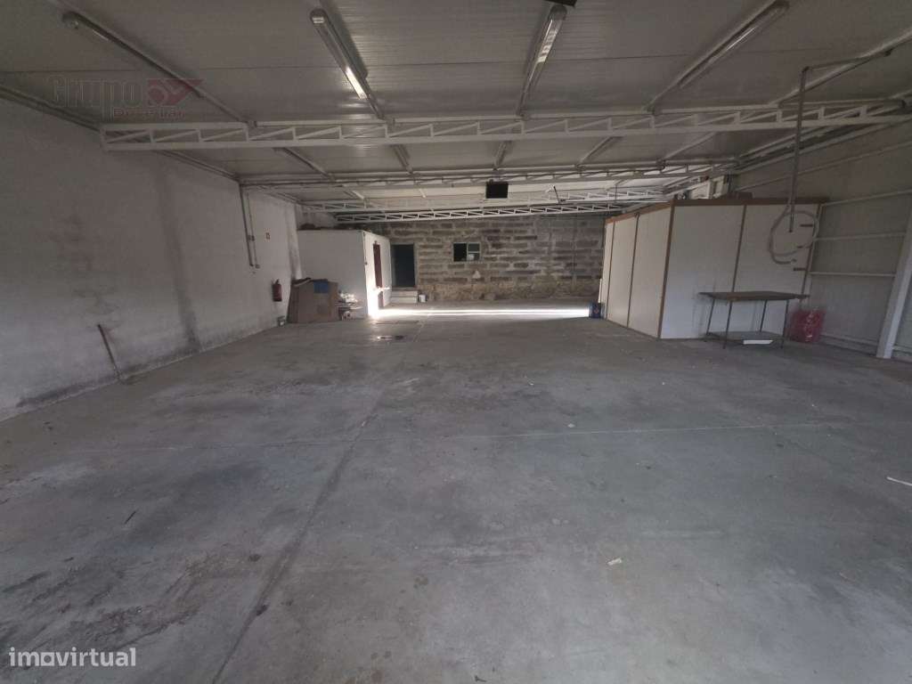 Moradia T3 com Armazém de 300m² - O Equilíbrio Perfeito entre Habit...-29