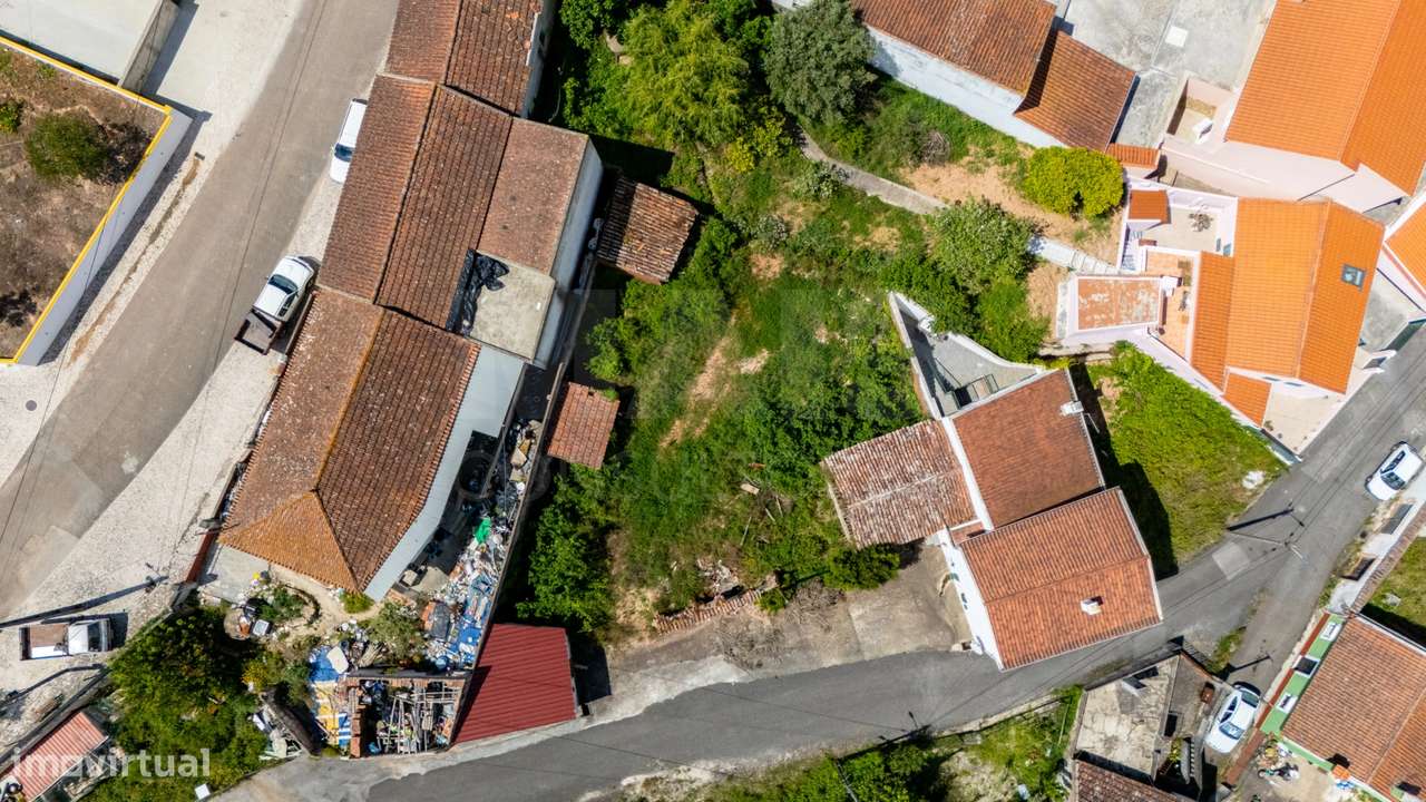 Ruína em terreno de 97,5m2 em Pêro Moniz - Grande imagem: 4/14