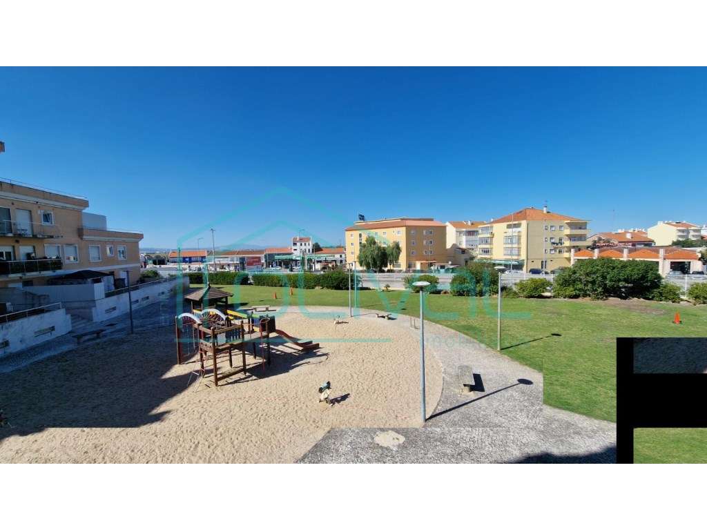 Apartamento T3 em Condomínio Privado com Piscina-16