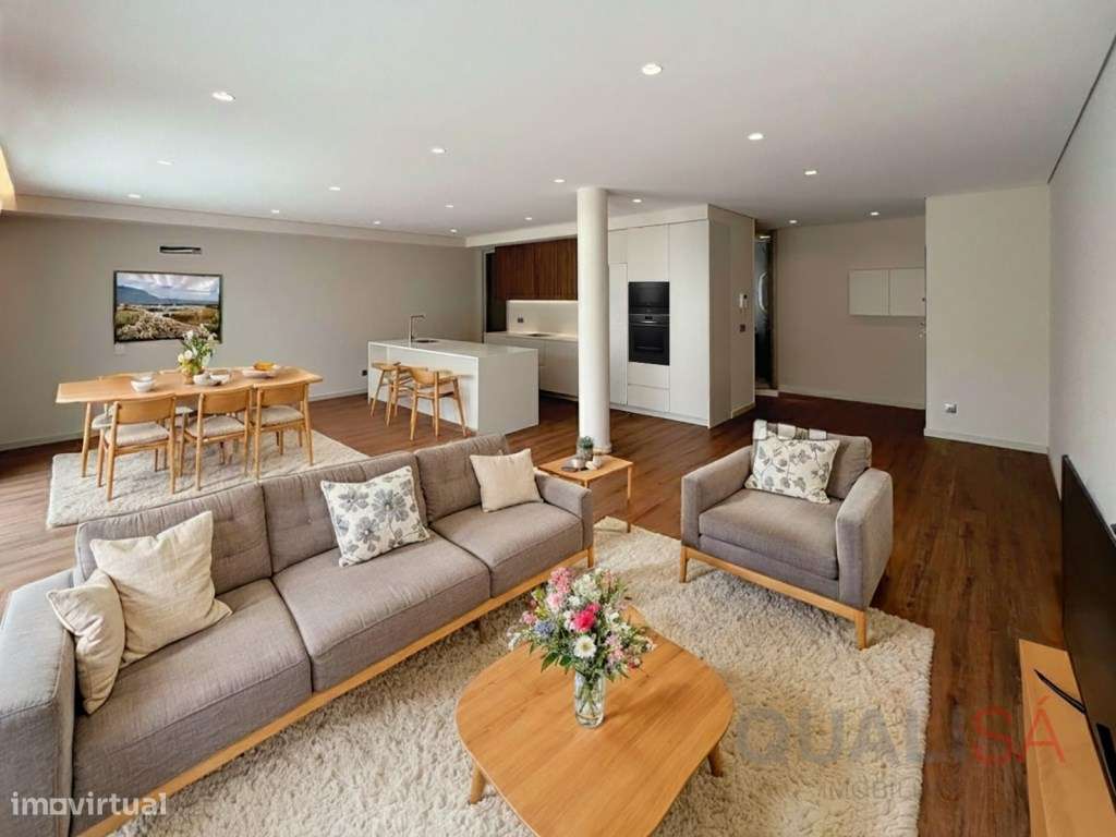 Apartamento T4 novo com logradouro e garagem em S. Vicente no centr...-7