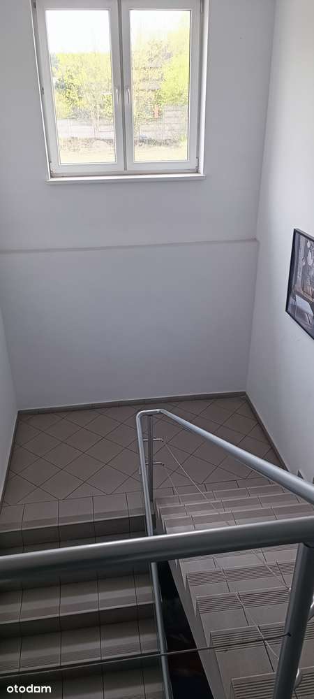 Wolnostojący obiekt na odrębnej działce z ekspozycja na ul Brzezińską-1