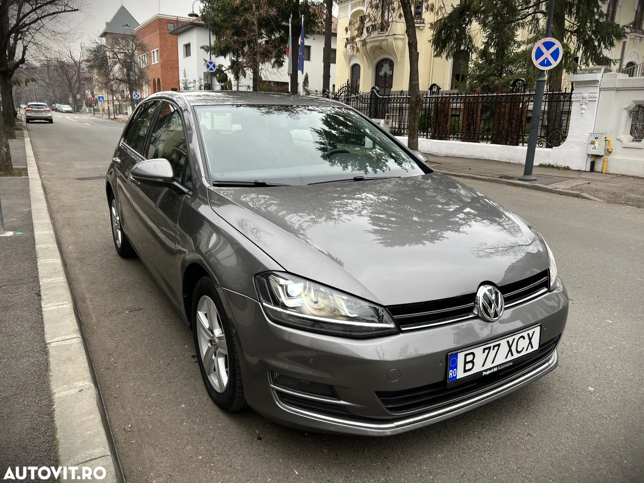 Volkswagen Golf 1.6 TDI Highline - 2