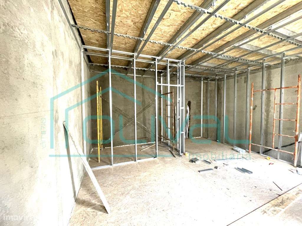 Moradia T3 totalmente remodelada no centro de Salvaterra de Magos - Grande imagem: 3/15