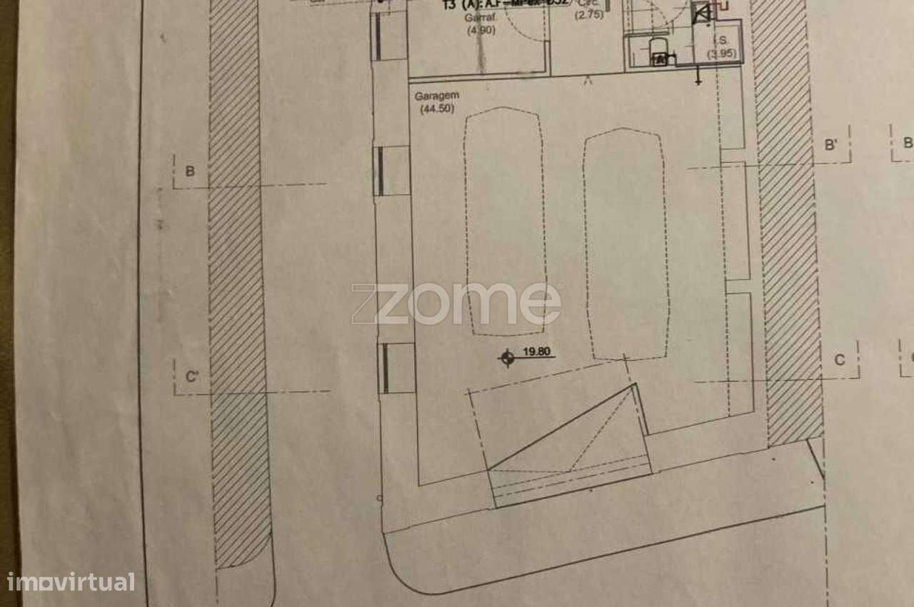 Prédio com 2 apartamentos independentes, totalmente remodelado-32