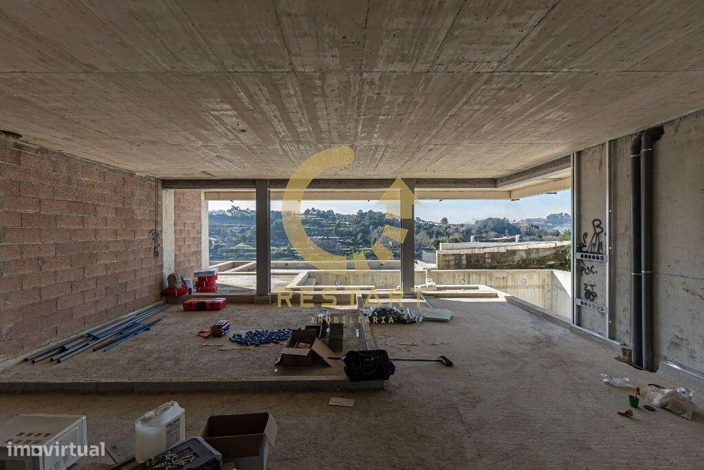 Moradia T4 de Luxo com Vistas Deslumbrantes sobre o Rio Douro-40