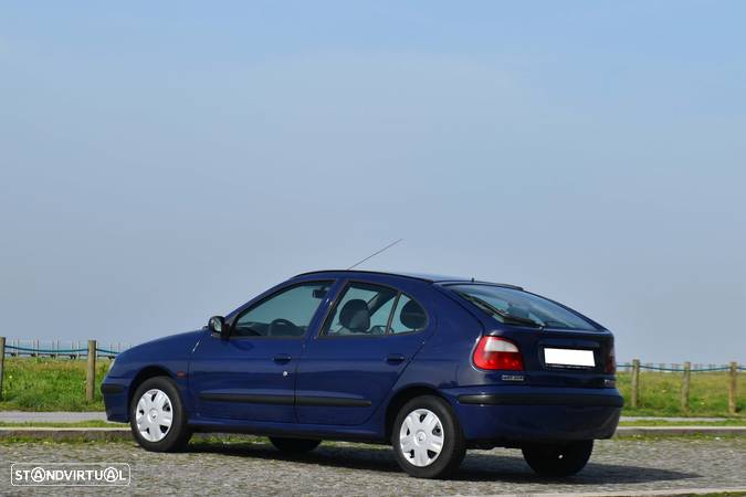 Renault Mégane 1.4 16V Dynamique - 4