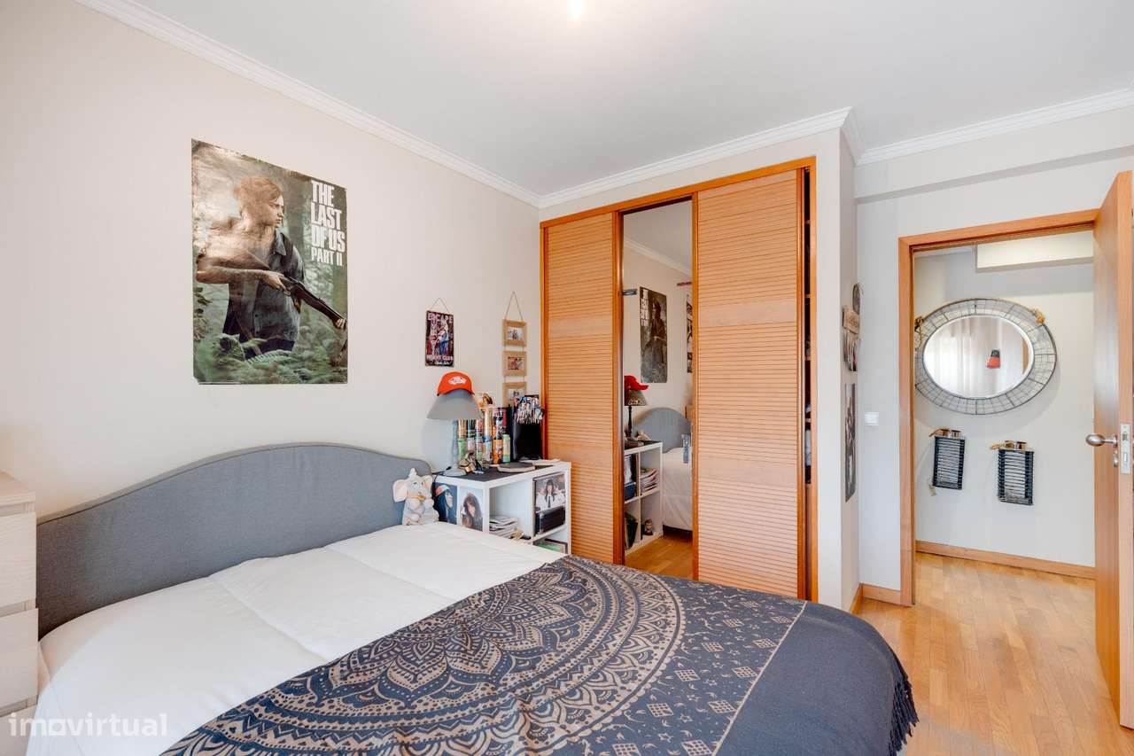 Duplex T3 de três frentes com sótão de serões em família e...-9