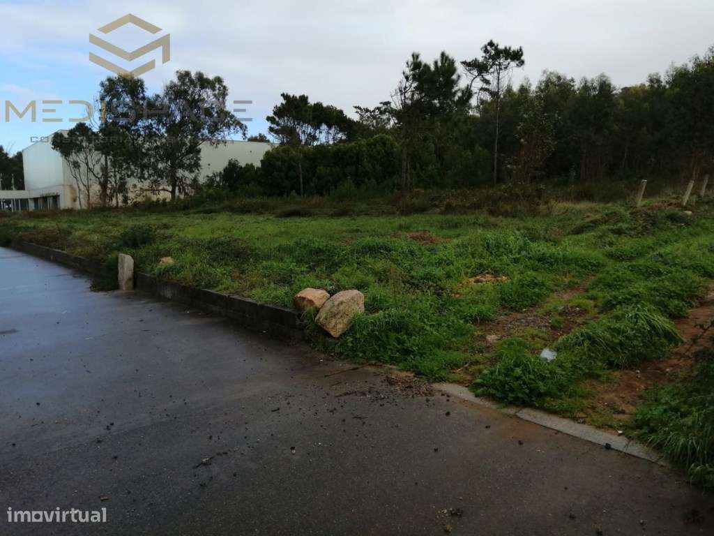 Invista em terreno junto à praia Lavra, Matosinhos-8