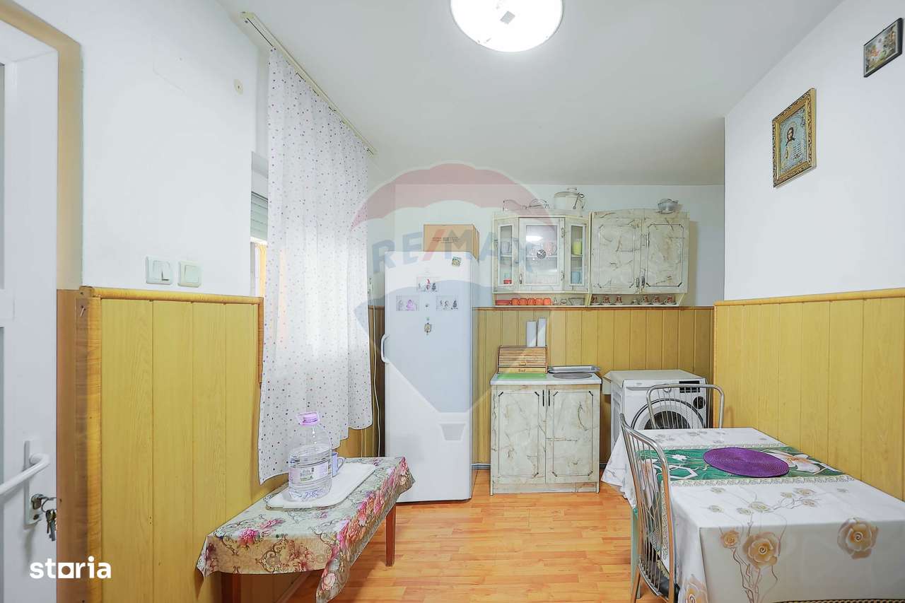 De vânzare Casă cu 2 camere și 1477 mp teren în Sânmartin - Imagine principală: 5/11