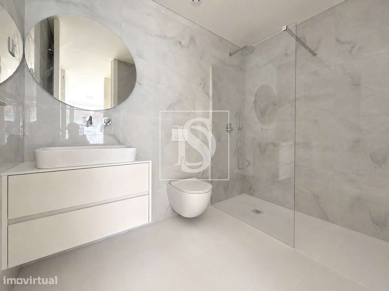 Apartamento T3 em Darque - Novo, c/Garagem e elevador-11
