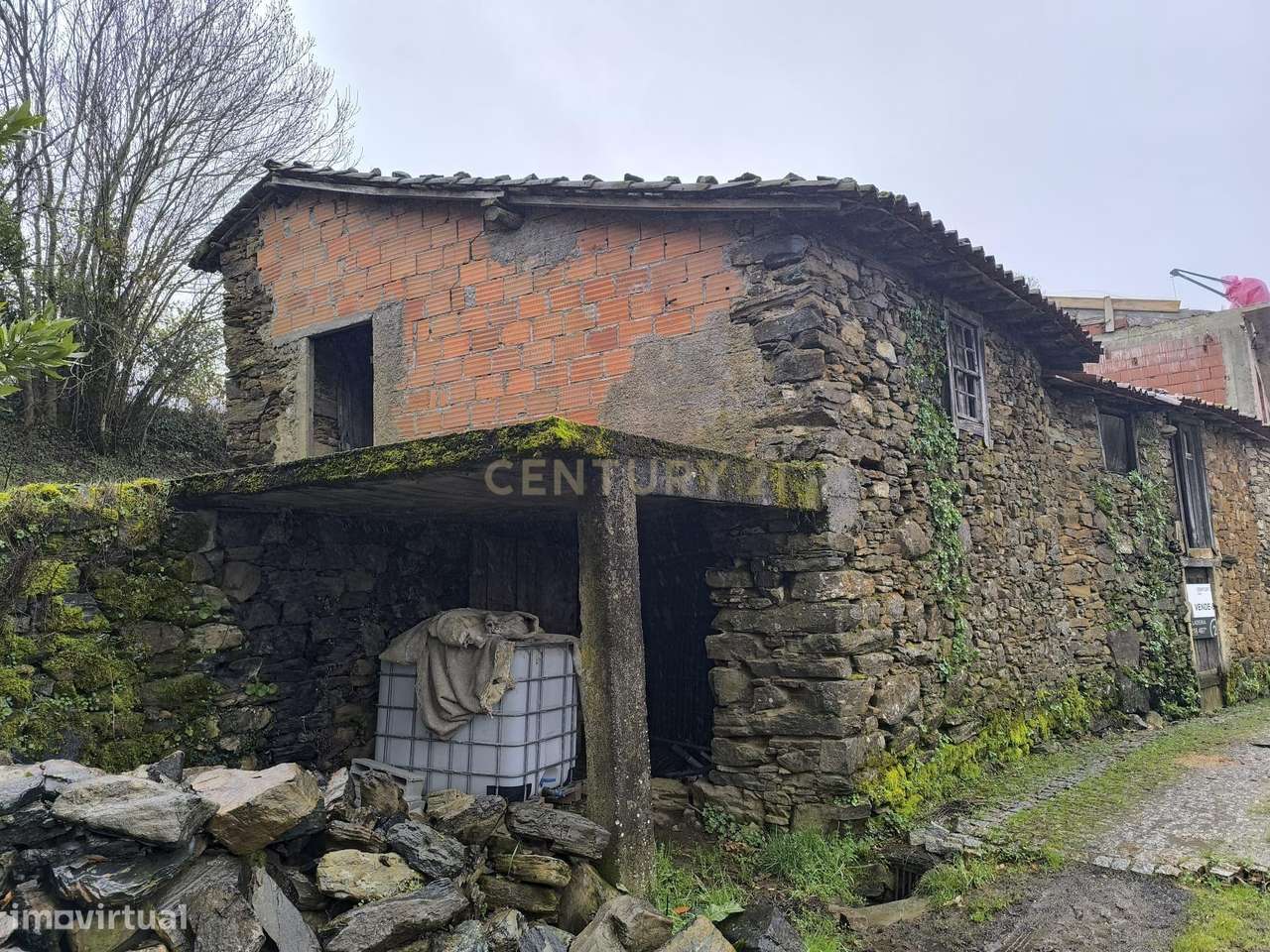 Moradia para reconstruir - Grande imagem: 3/8