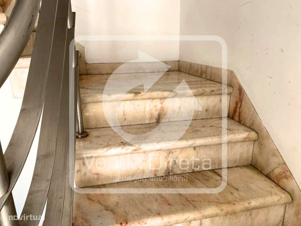 Moradia T4 com Pátio e Terraço no Centro Histórico de Évora - IMÓVE...-12