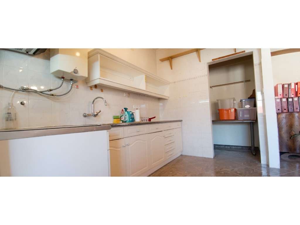 Apartamento T3 convertido em T2 - Paço de Arcos. Comboio.-5