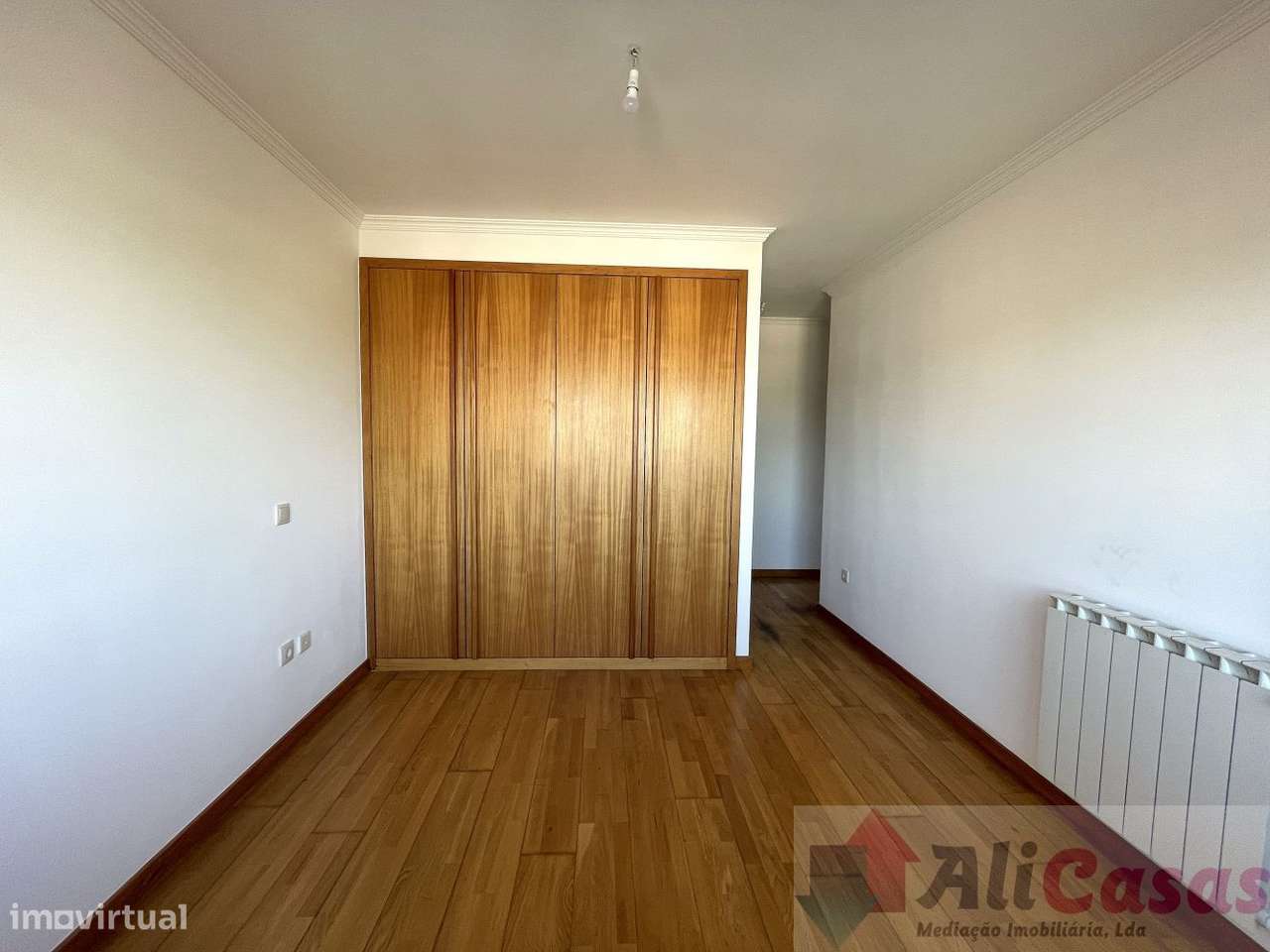**Excelente Apartamento T2 C/Ampla varanda em Localização Privilegia-23