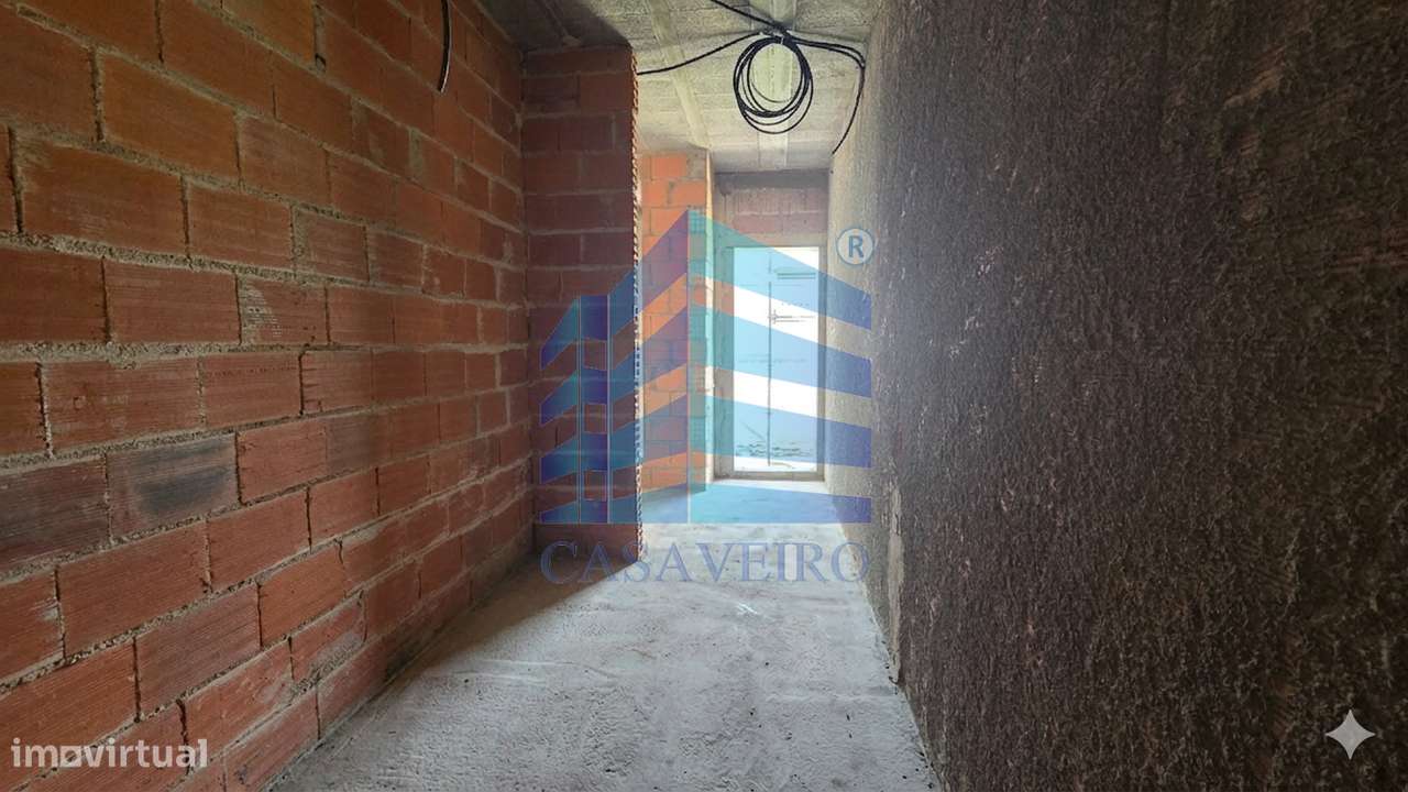 Moradia T3+1 Isolada com Piscina em Santa Joana-17