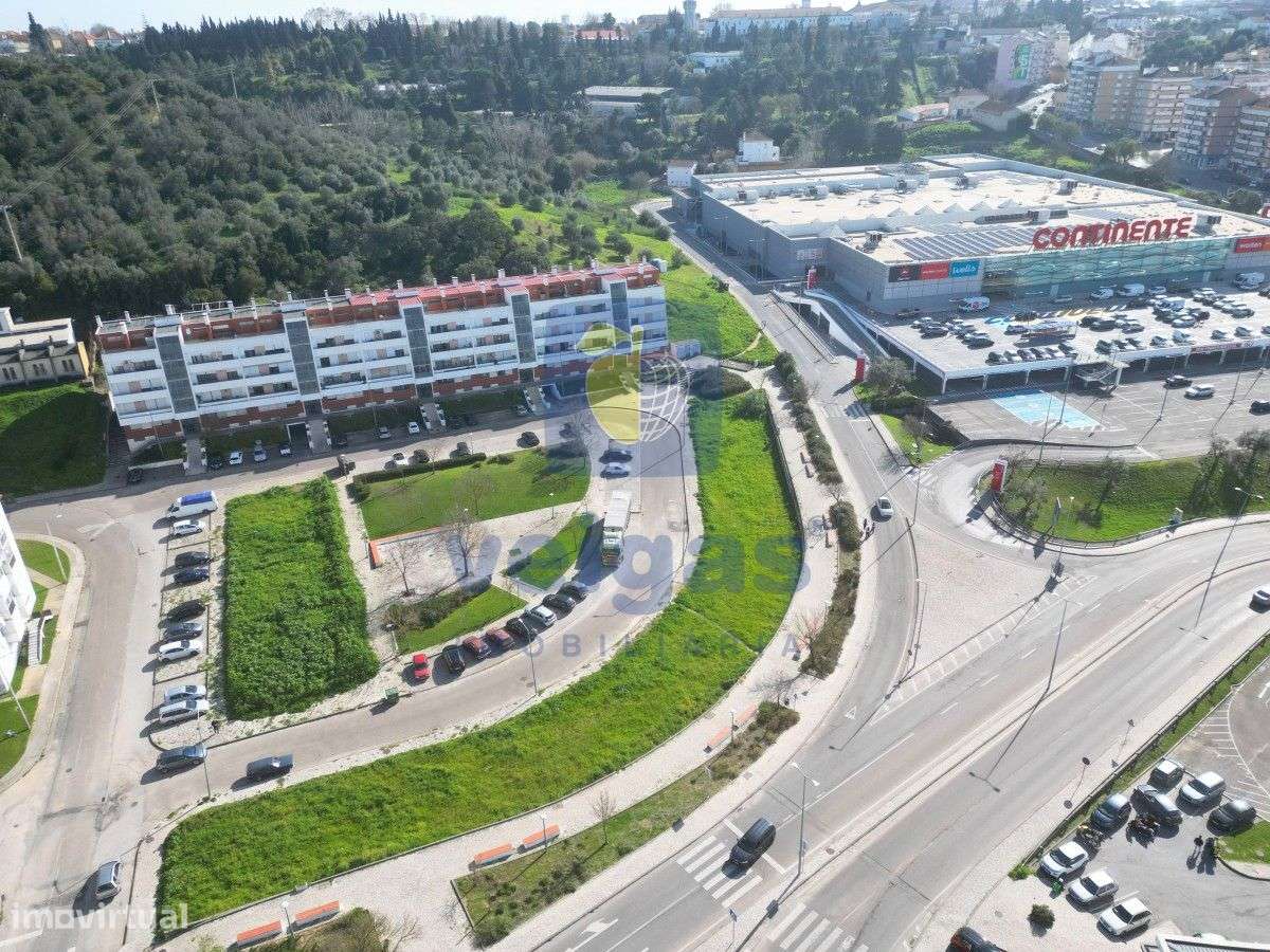 Lote para edífico com 5 pisos e 2 caves em Santarém com vista urbana-13