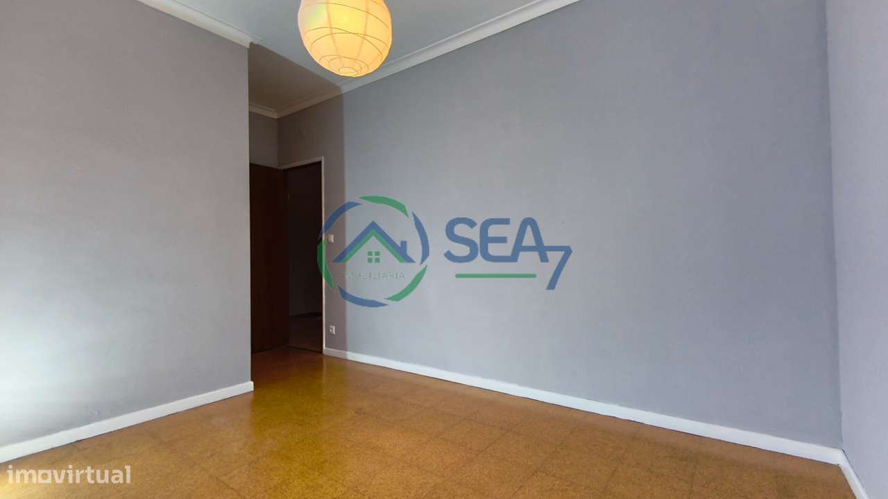 Apartamento T2 na praia da Amorosa, Chafé-9